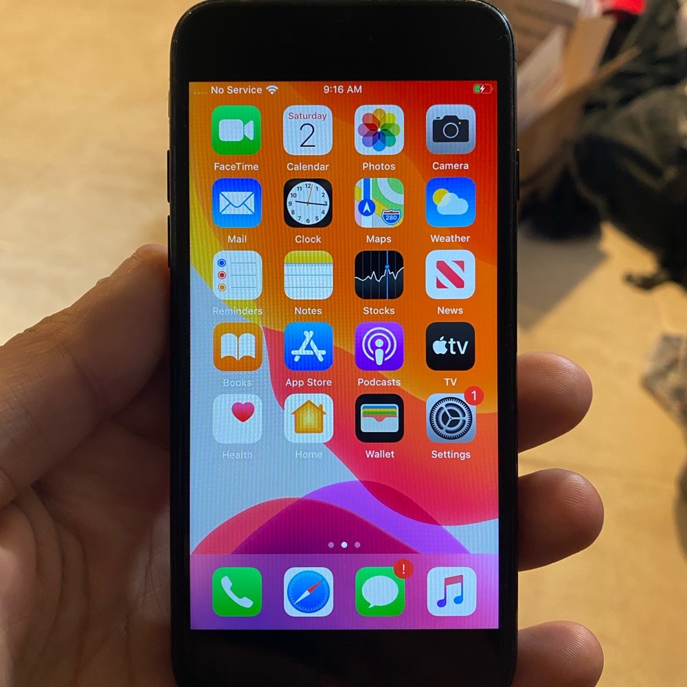 iPhone 7 128 GB UNLOCKED mint condition